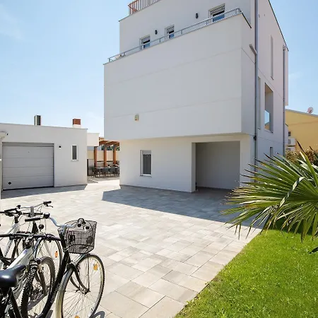 Mit Privatpool Fuer 8 Personen Ca 175 Qm In Medulin, Istrien Suedkueste Von Istrien Nyaraló Medulin