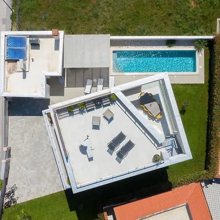 Mit Privatpool Fuer 8 Personen Ca 175 Qm In Medulin, Istrien Suedkueste Von Istrien *